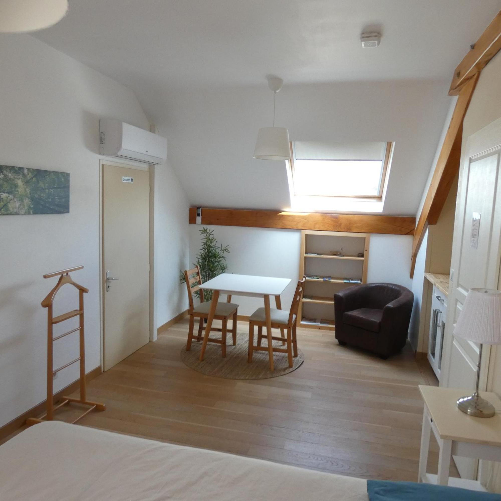 Bed and Breakfast Les Iris Villevieux Exterior foto